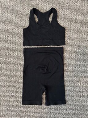 Lataly Women’s Maternity Ribbed Black Short Set